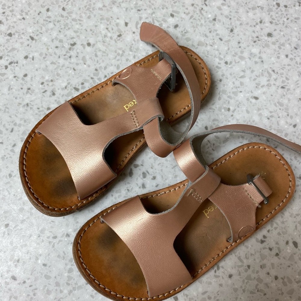 Freshly Picked toddler sandals size 7. Rose gold